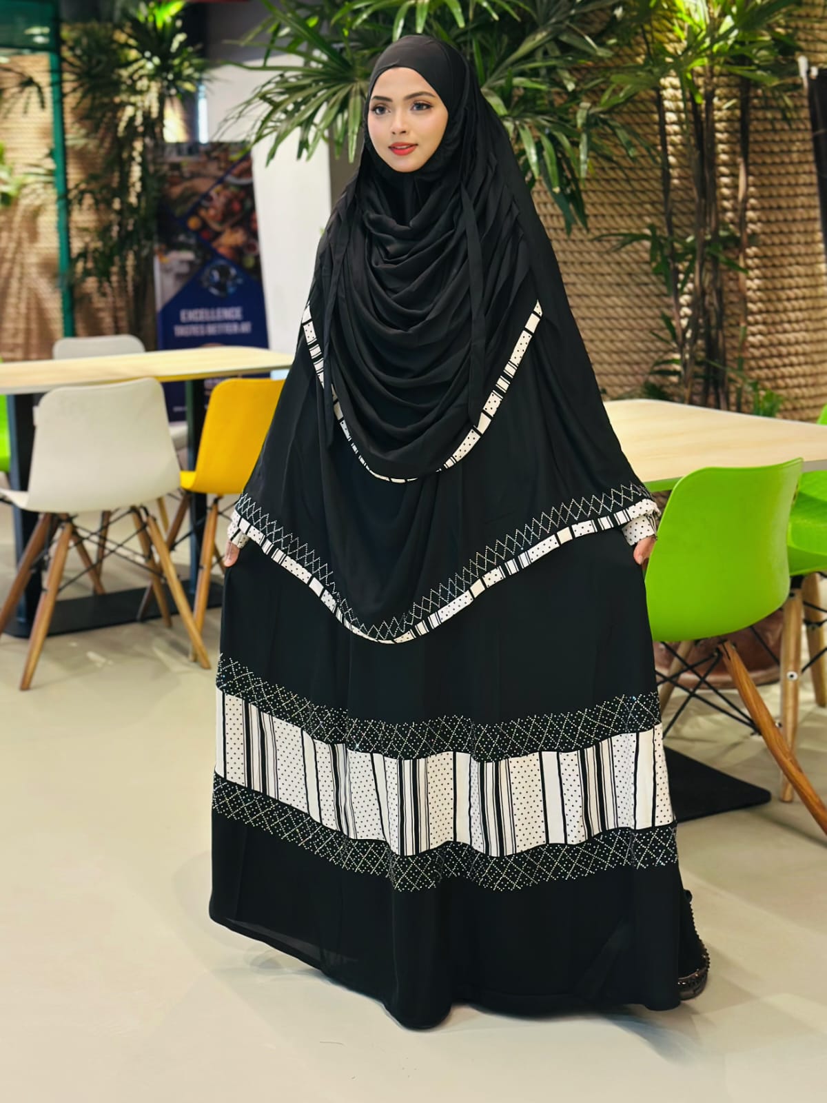 পার্টি কালেকশন বোরকা ও হিজাব কম্বো সেট 🌸 - ব্ল্যাক