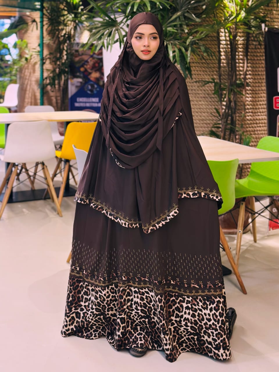 পার্টি কালেকশন বোরকা ও হিজাব কম্বো সেট 🌸 - কফি