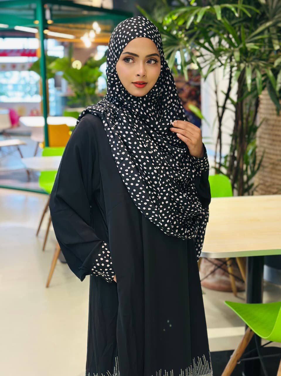 পার্টি কালেকশন বোরকা ও  হিজাব কম্বো সেট 🌸 - এস